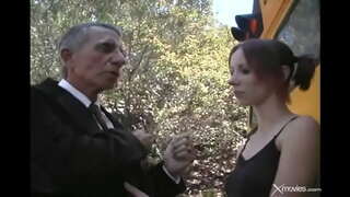 Viehättävä ja seikkailunhaluinen Tyttö, anaali, suihinotto