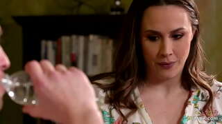 زوجة أبي مندهشة من عضلات إبسون&amp;#039