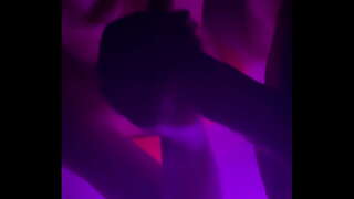 Prenis mia malgranda fratino en la hottub suck my cock