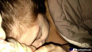 ���ርሱ አሁን የሱን stepdaughter ስለጀመሩ የእርሱ cock, እናም አደረገዉ እንጂ complain.